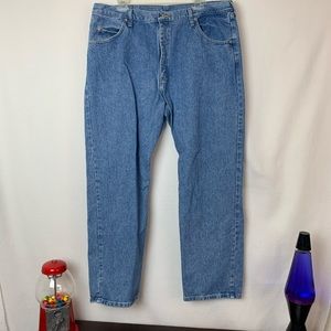 Wrangler light wash relaxed fit jean